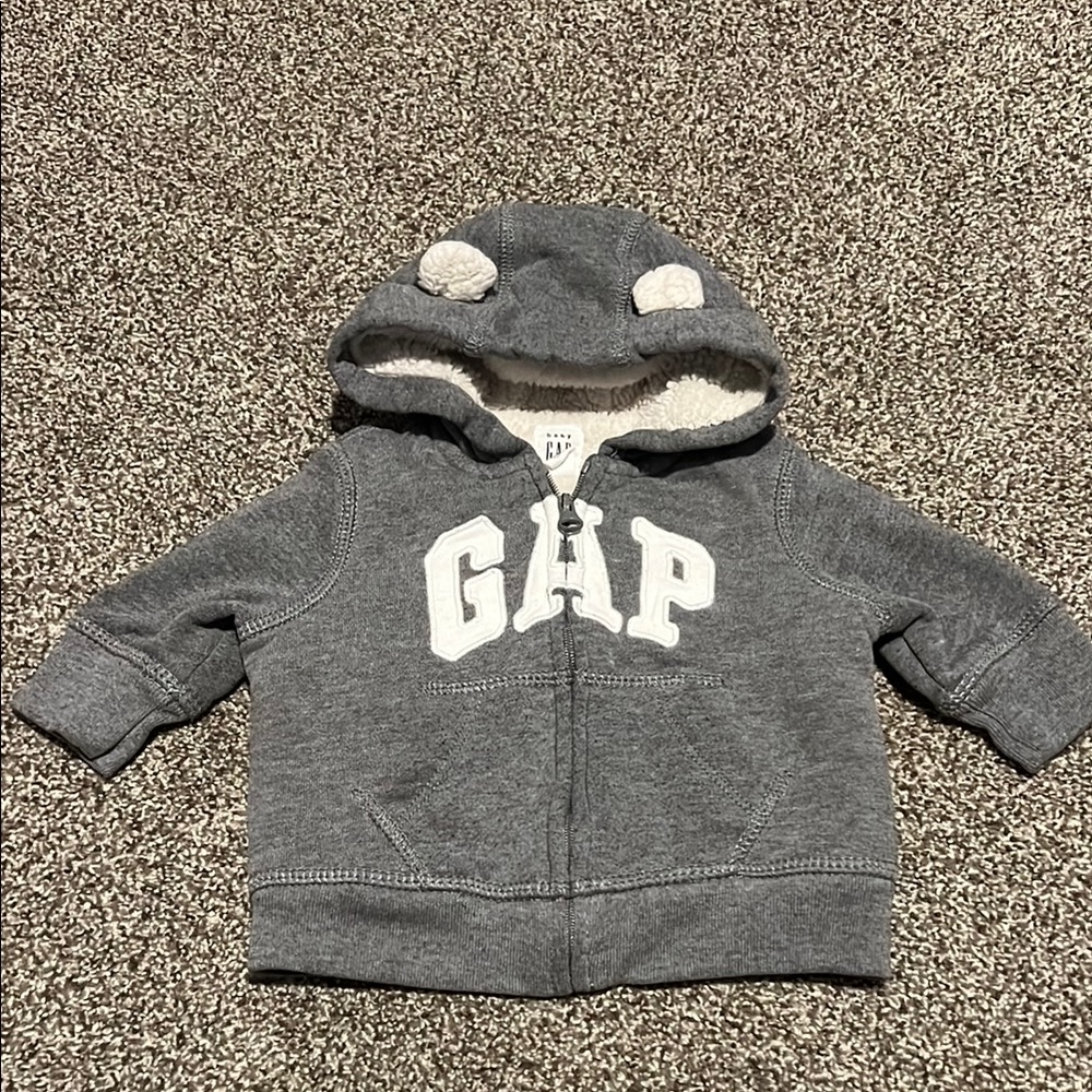 BRAND NEW 0-3M Baby GAP Sherpa-Lined Zip-Up Hoodie in charcoal color w/ears